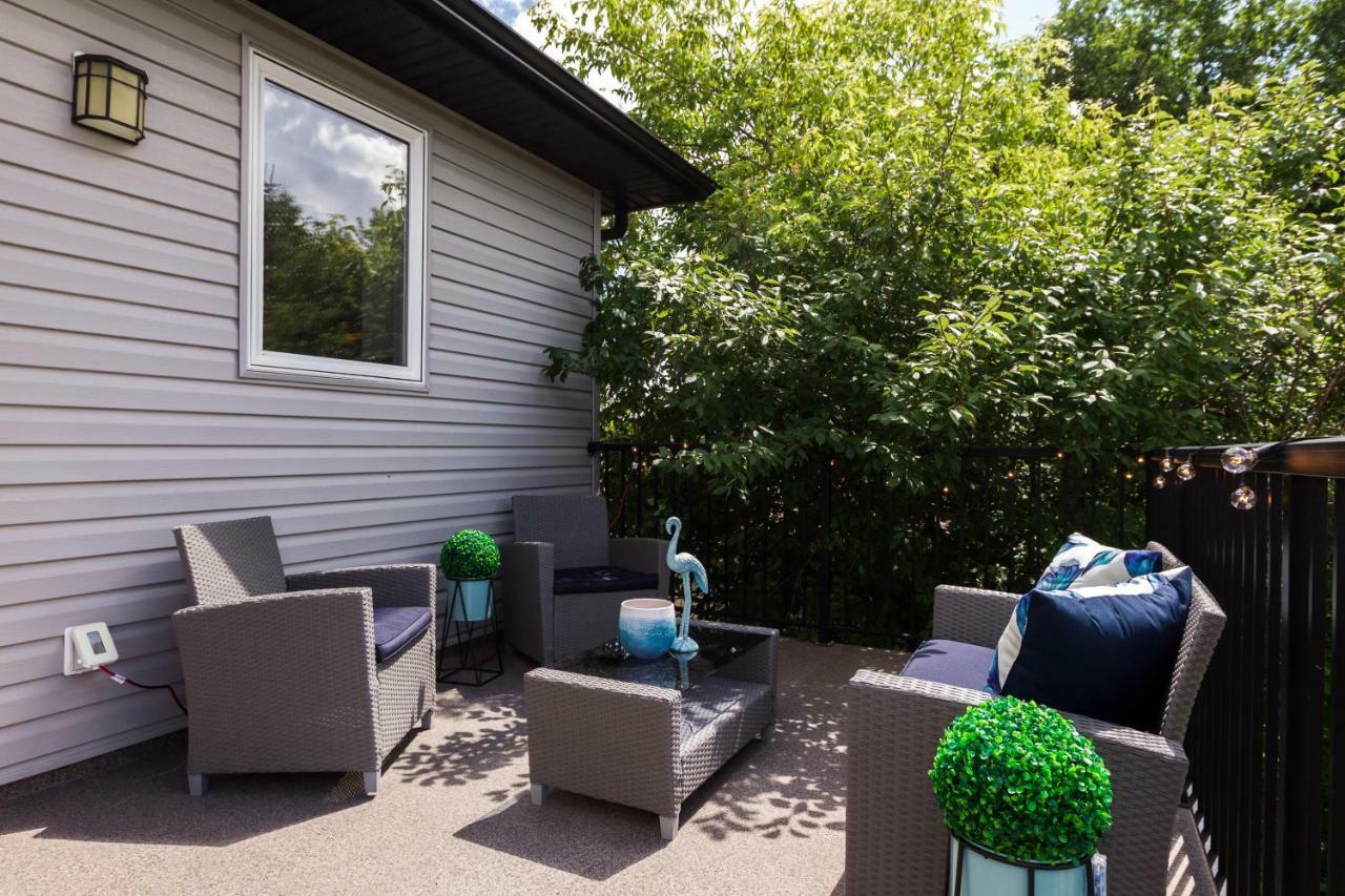 Executive Home - Long Stays Welcome - Garage Parking - Free Wifi & Netflix Edmonton Exterior photo